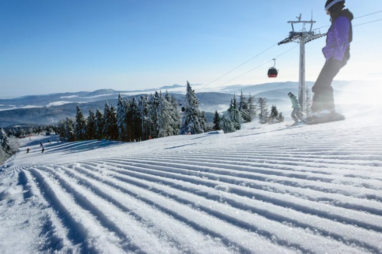 Discover Skiing in Oslo: A Guide to Slopes & Centers for All Levels